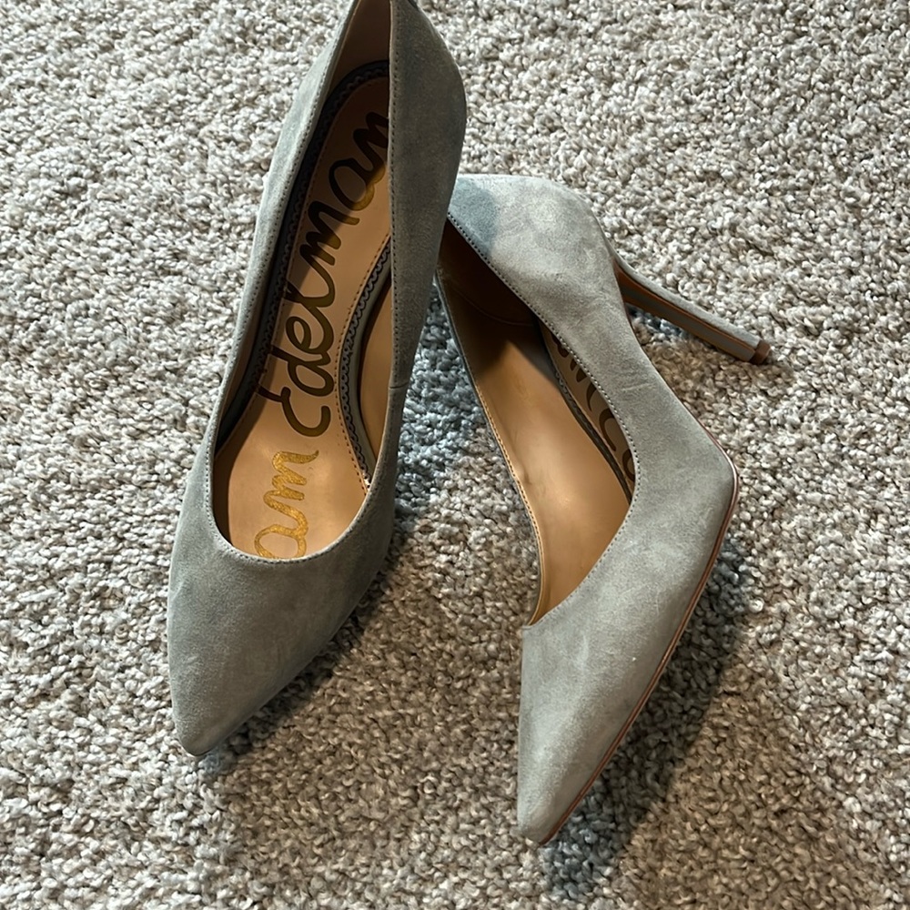 Sam Edelman Grey Suede Pointed Toe Pumps